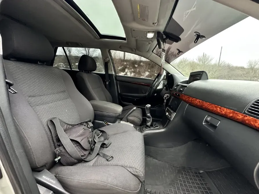 Toyota Avensis 2005 Bender Bender - photo 3