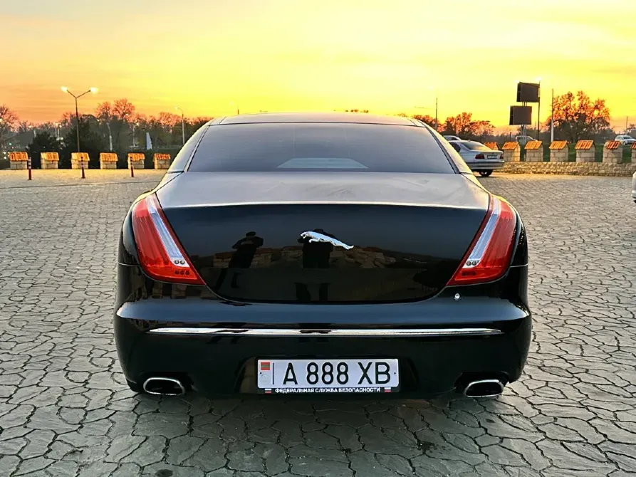 Jaguar XJ 2012 год Бендеры Бендеры - изображение 6