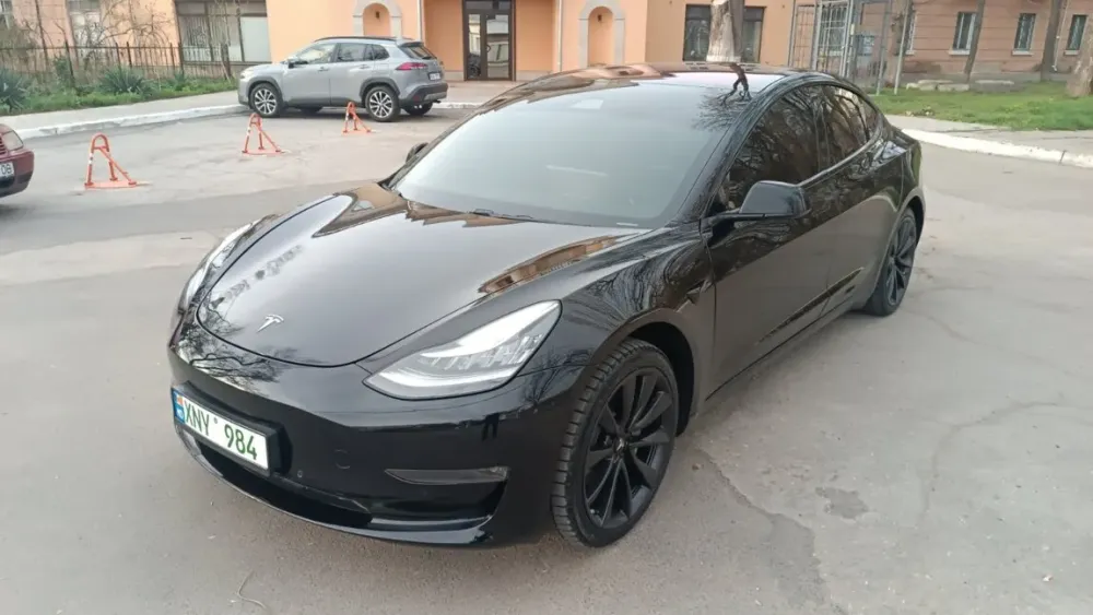 Tesla Model 3 2018 an Tiraspol Tiraspol - fotografie 2