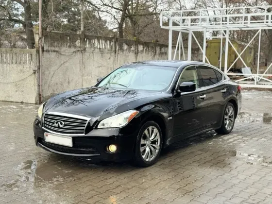 Infiniti M серия 2012 год Слободзея Слободзея