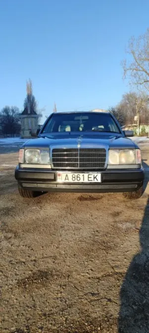Mercedes W124 1990 an Bender Bender - fotografie 8