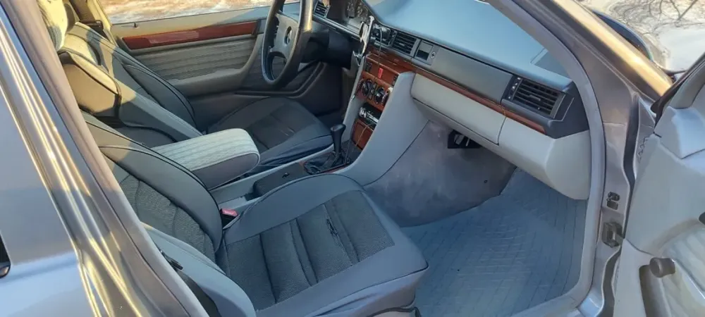 Mercedes W124 1990 an Bender Bender - fotografie 10