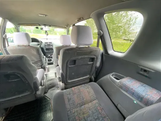 Toyota Picnic 1998 an Sucleia Sucleia