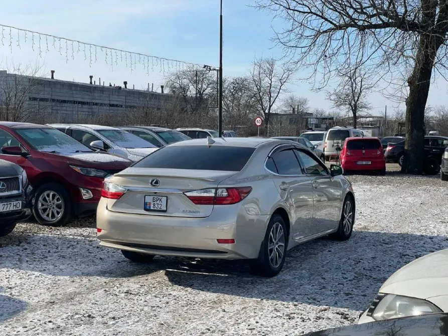 Lexus ES 2016 an Tiraspol Tiraspol - fotografie 9