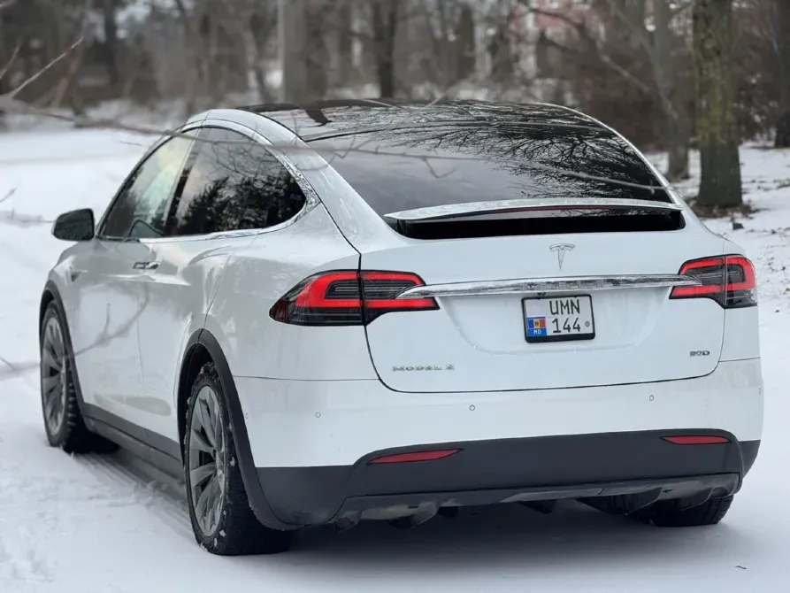 Tesla Model X 2016 год Бендеры Бендеры - изображение 4