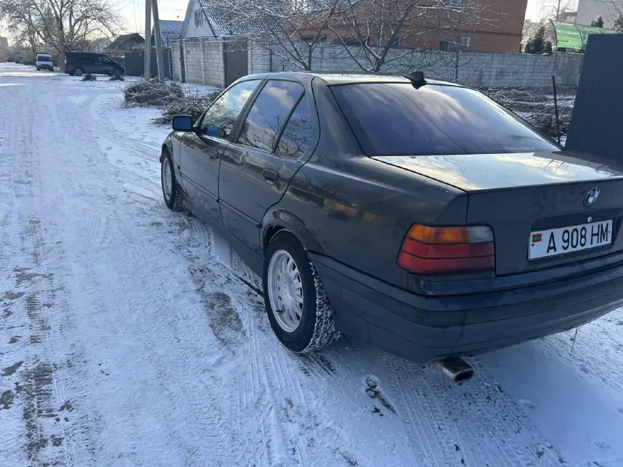BMW 3 Series 1993 год Бендеры Бендеры - изображение 2
