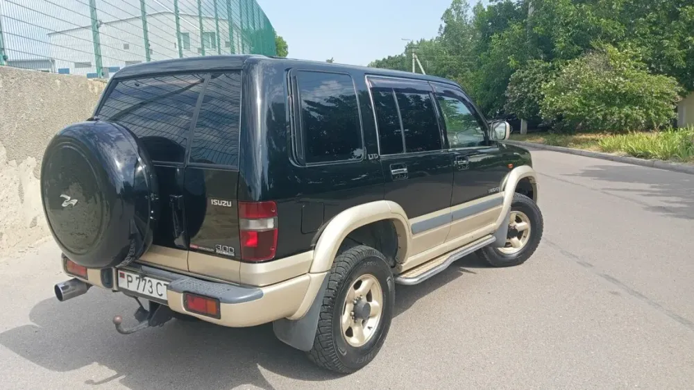 Isuzu Trooper 2000 an Bender Bender - fotografie 4