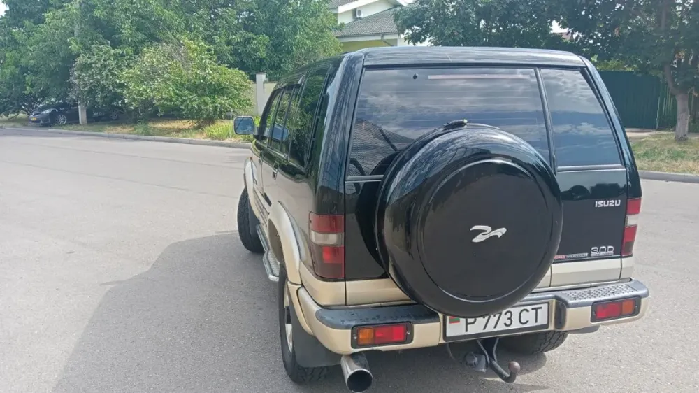 Isuzu Trooper 2000 an Bender Bender - fotografie 6