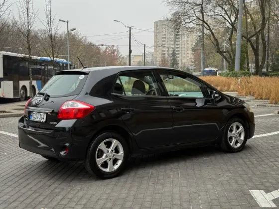 Toyota Auris 2011 год Кишинёв Кишинёв