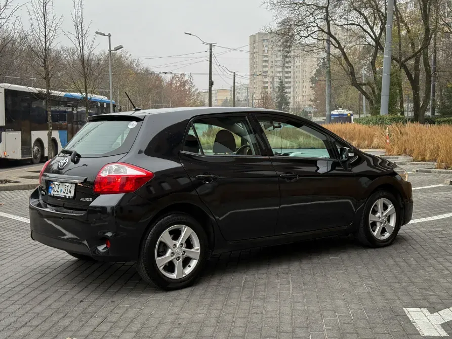 Toyota Auris 2011 год Кишинёв Кишинёв - изображение 2