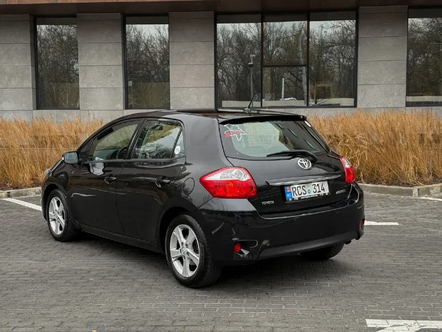 Toyota Auris 2011 год Кишинёв Кишинёв - изображение 3