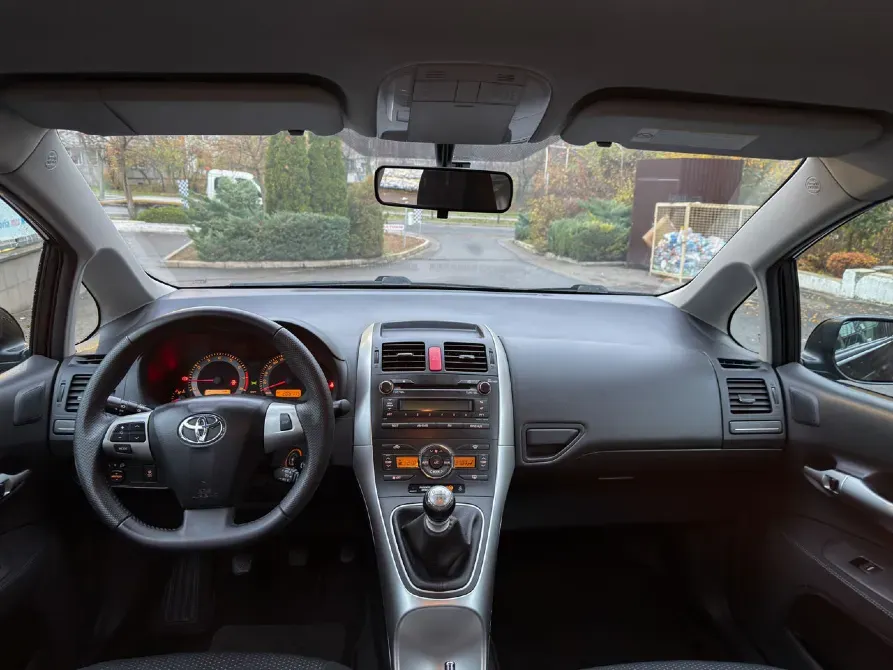 Toyota Auris 2011 год Кишинёв Кишинёв - изображение 10