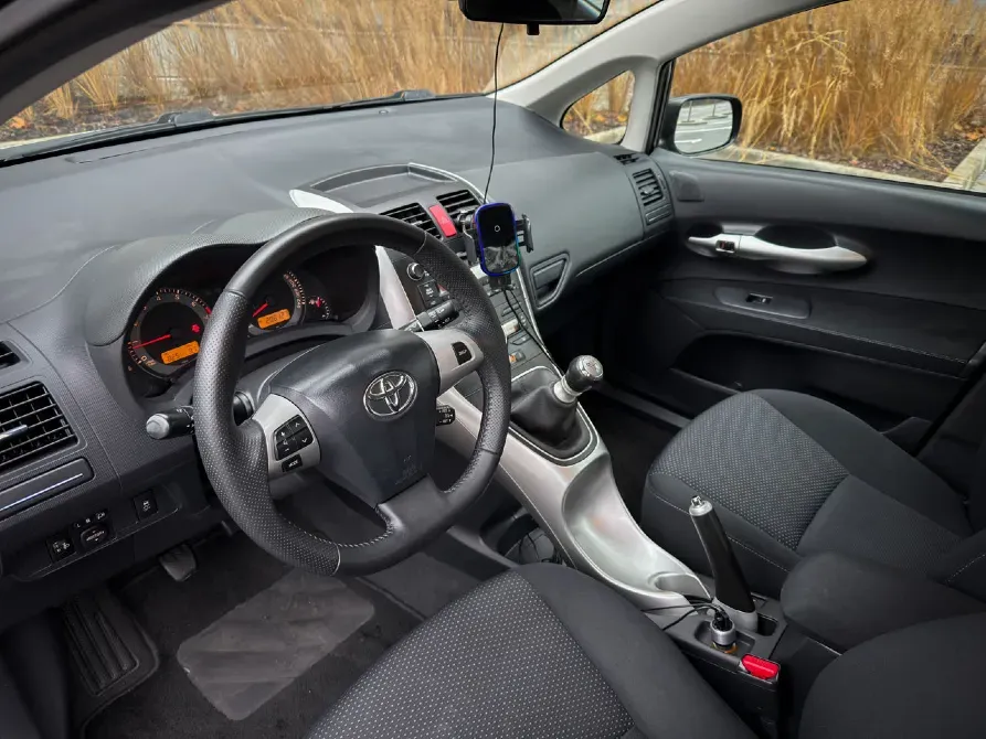 Toyota Auris 2011 год Кишинёв Кишинёв - изображение 9