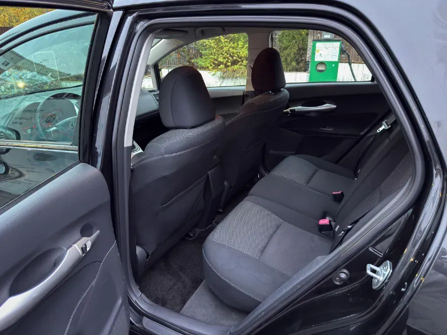 Toyota Auris 2011 год Кишинёв Кишинёв - изображение 8