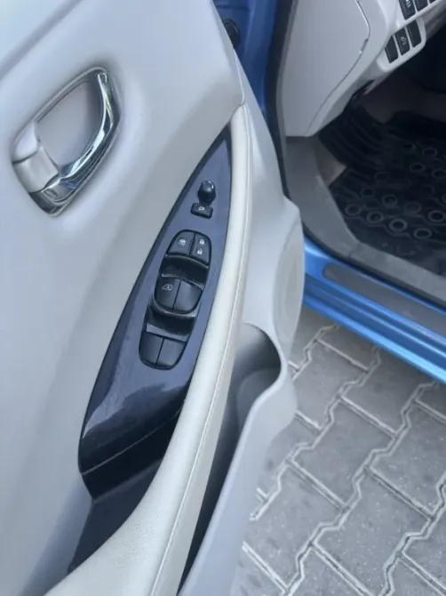 Nissan Leaf 2011 год Бендеры Бендеры - изображение 5