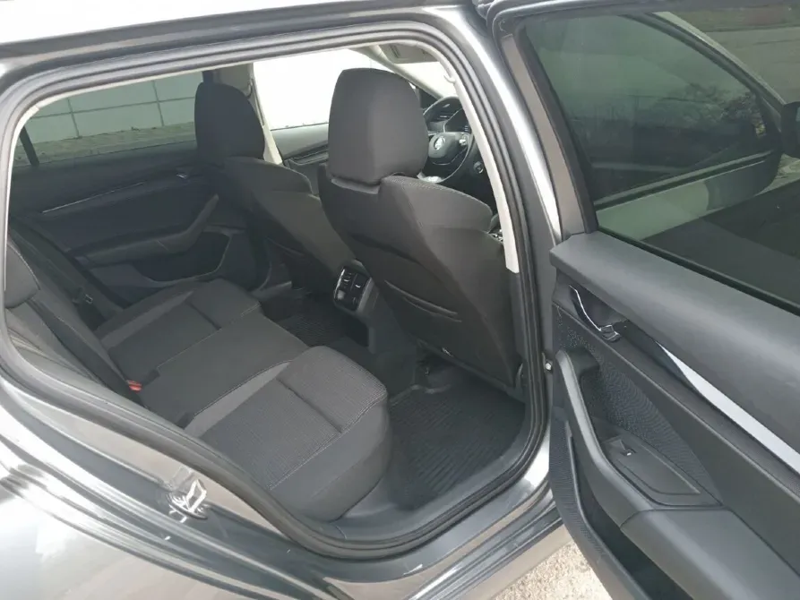 Skoda Octavia 2023 an Bender Bender - fotografie 3