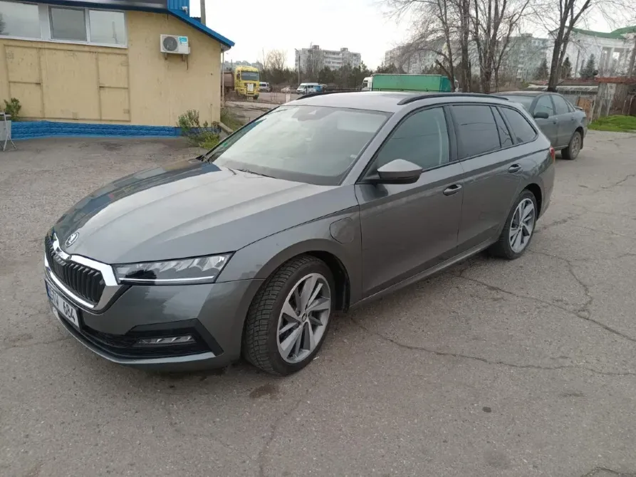 Skoda Octavia 2023 an Bender Bender - fotografie 10