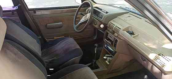 Peugeot 205 1984 an Tiraspol Tiraspol