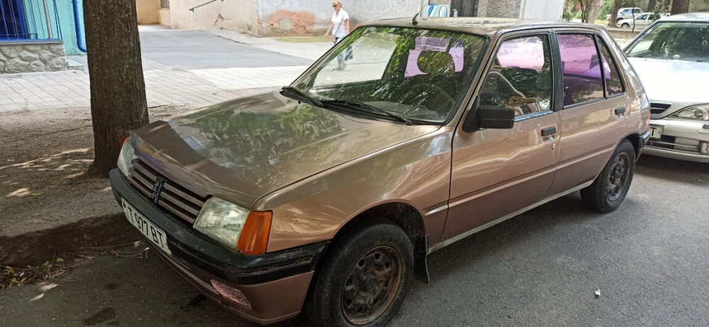 Peugeot 205 1984 an Tiraspol Tiraspol - fotografie 1