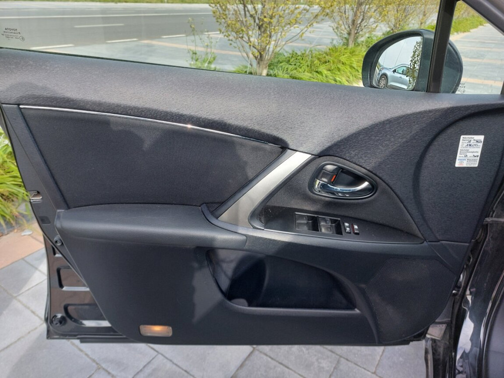 Toyota Avensis 2013 an Chişinău Chişinău - fotografie 6