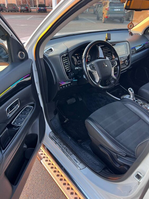 Mitsubishi Outlander (Авторынок КОВЧЕГ) Тирасполь - изображение 7