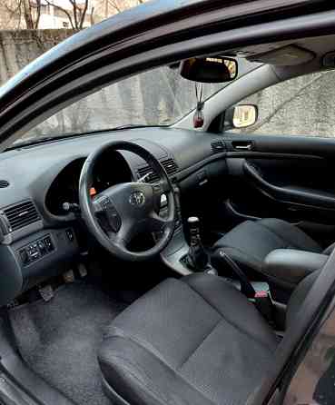 Продам Toyota Avensis Bender