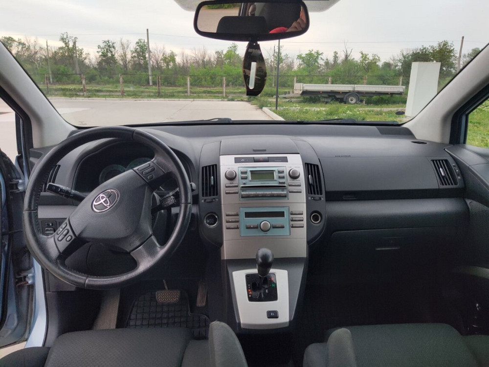 Продам Toyota Corolla Verso 2004 г. в. 1.8 бензин Тирасполь - изображение 4