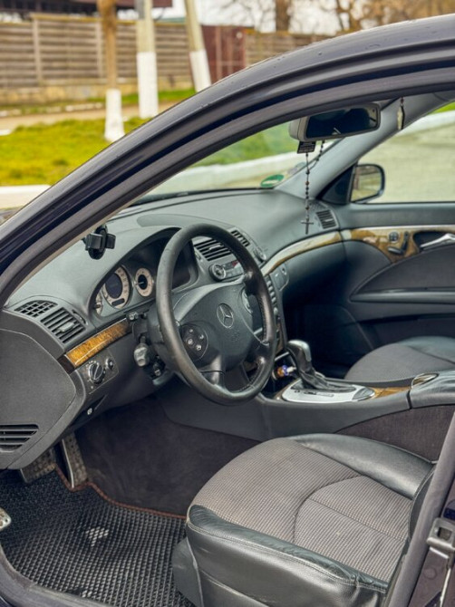 W211 3.2 дизель 5200€ Тирасполь - изображение 7