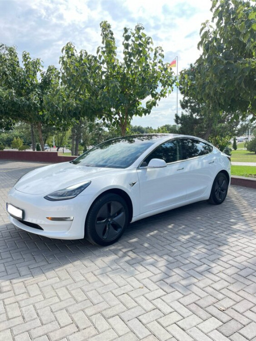 Tesla Model 3 2018 an Tiraspol Tiraspol - fotografie 1