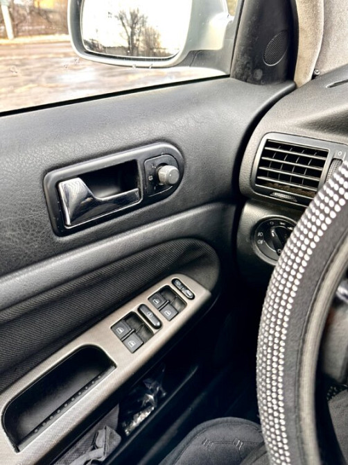 Volkswagen Passat 2000 an Bender Bender - fotografie 10