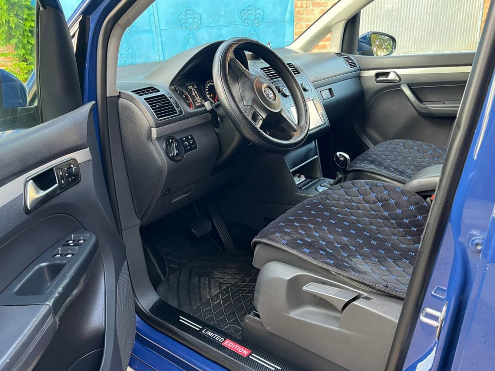 Volkswagen Touran 2011 an Tiraspol Tiraspol - fotografie 7