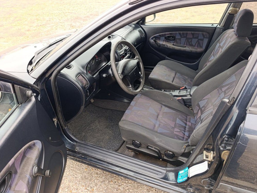 Mitsubishi Carisma 1998 an Bender Bender - fotografie 7