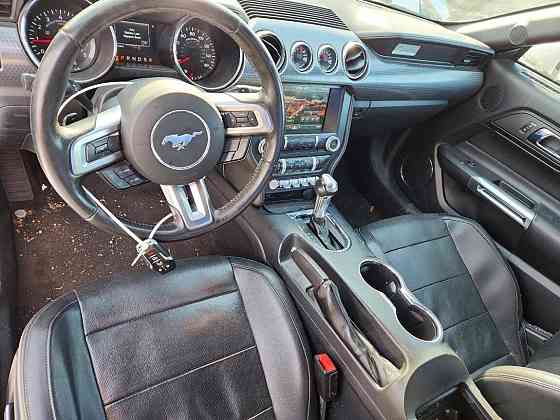 Ford Mustang 2015 an Bender Bender