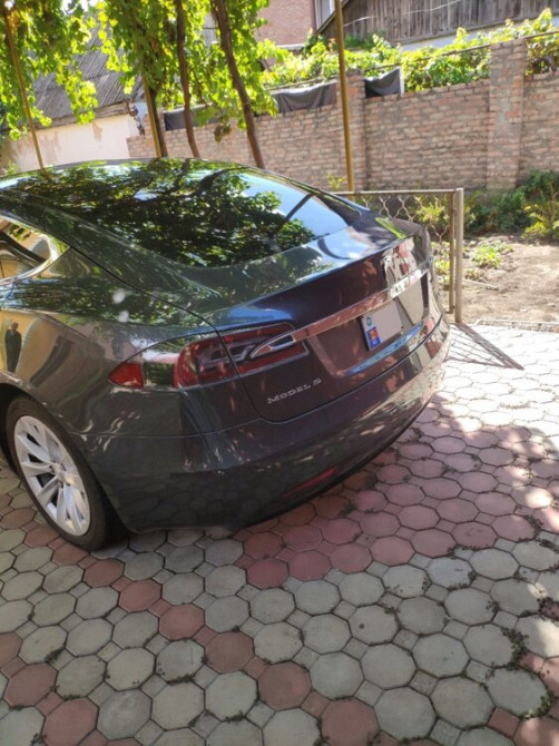 Tesla Model S 2016 an Tiraspol Tiraspol - fotografie 3