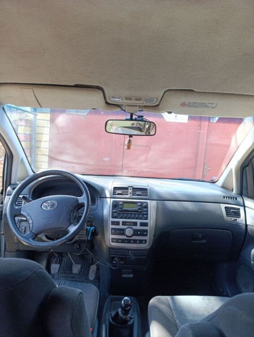 Toyota Avensis Verso Tiraspol - photo 2