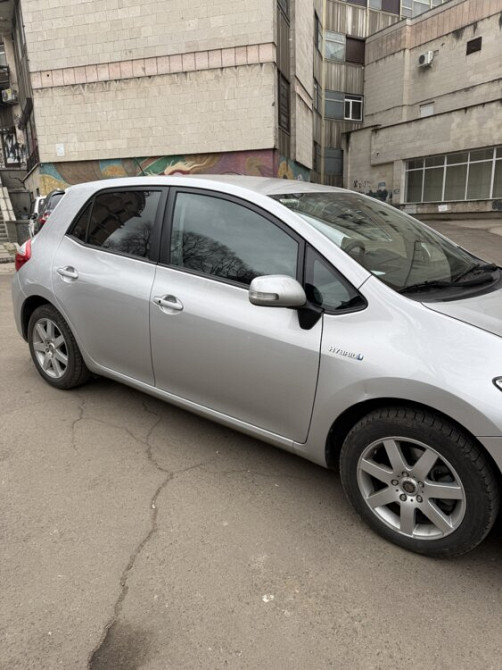 Toyota Auris 1.8 Hybrid Chisinau - photo 3