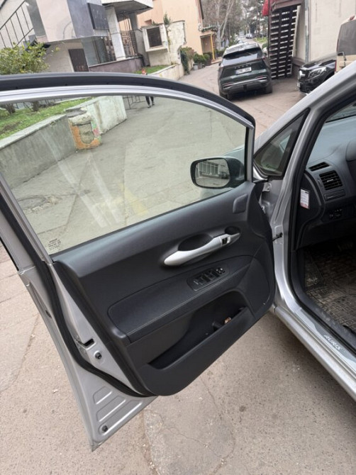 Toyota Auris 1.8 Hybrid Chisinau - photo 6