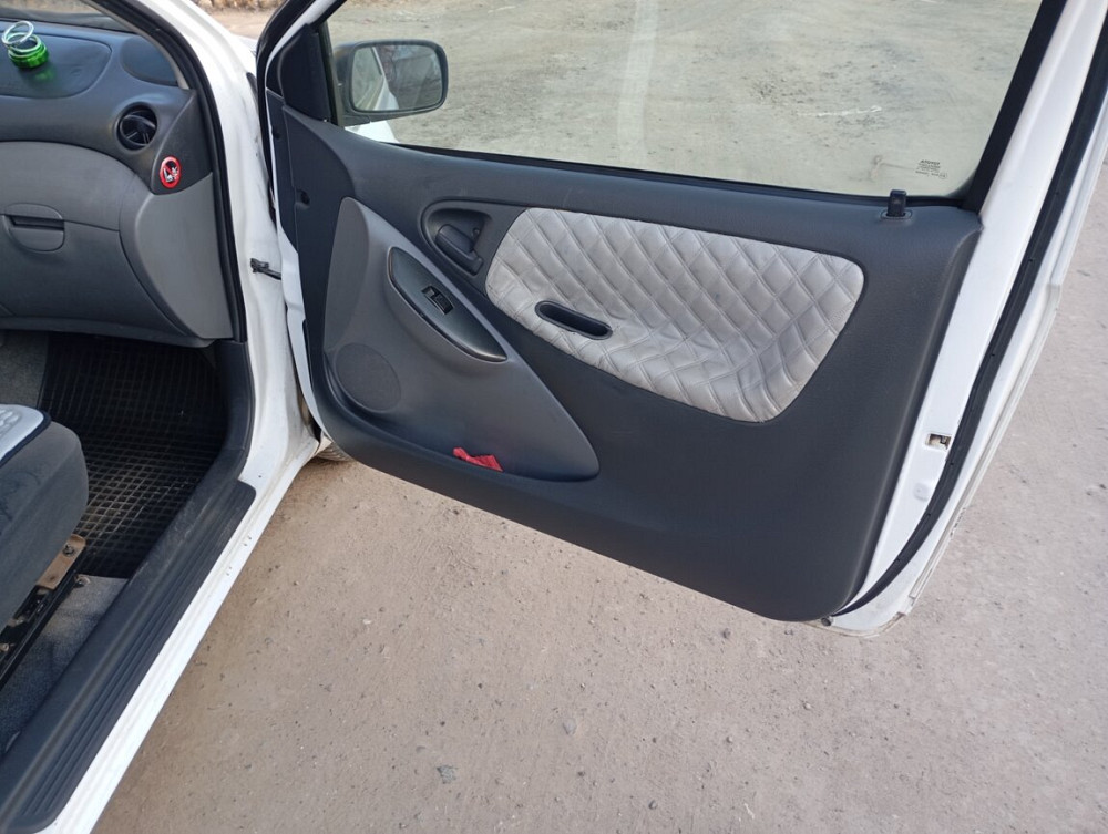 Toyota Yaris 2001 год Тирасполь Тирасполь - изображение 2