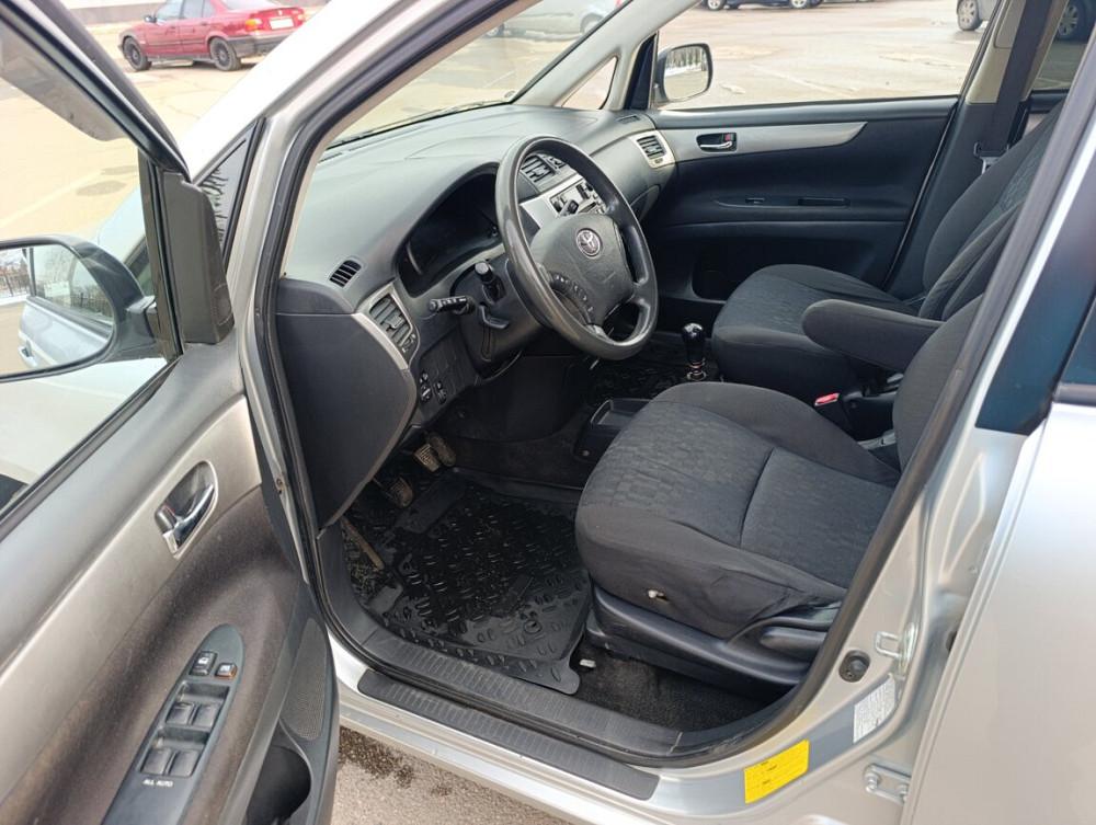 Toyota Avensis Verso 2004 год Бендеры Бендеры - изображение 7