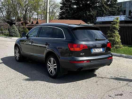 Audi Q7 Тирасполь