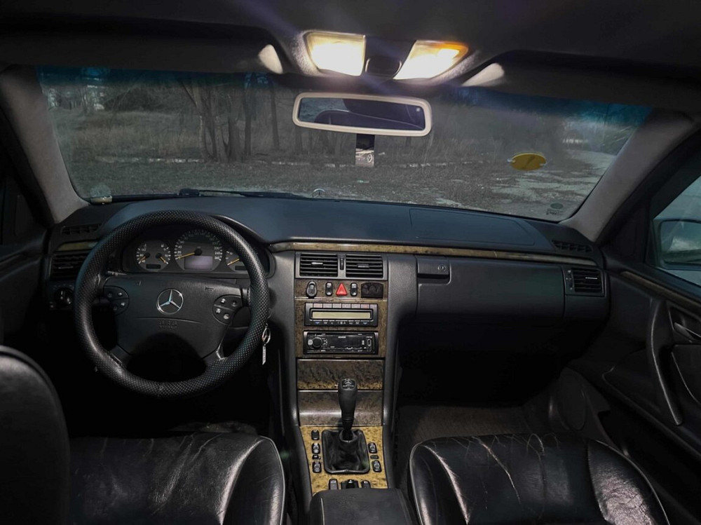 Mercedes E-Class 2001 an Dubăsari Dubăsari - fotografie 9