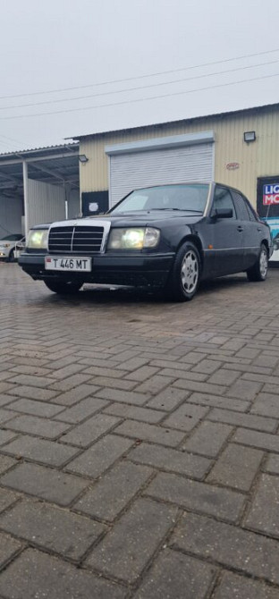 Mercedes W124 1992 год Бендеры Бендеры - изображение 1