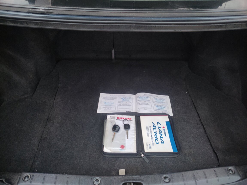 Suzuki Liana 2005 an Bender Bender - fotografie 5