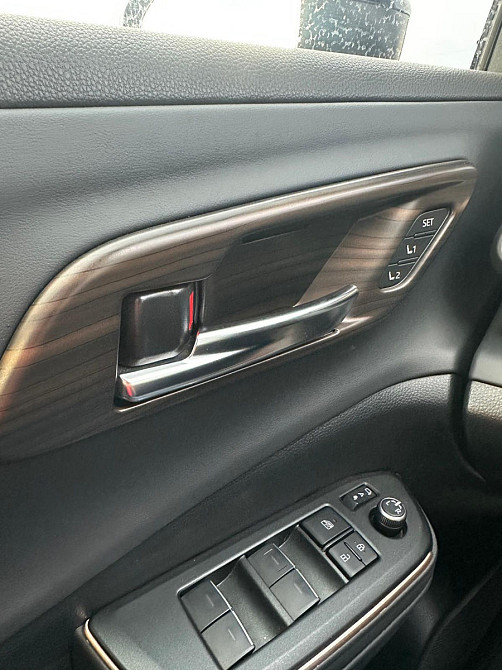 Toyota Coroană 2023 an Chişinău Chişinău - fotografie 9