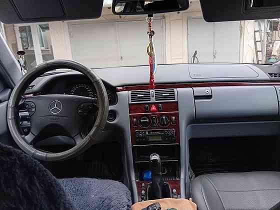 Продам Мерседес W210 в отличном состоянии 2001 года выпуска ресталинг Слободзея