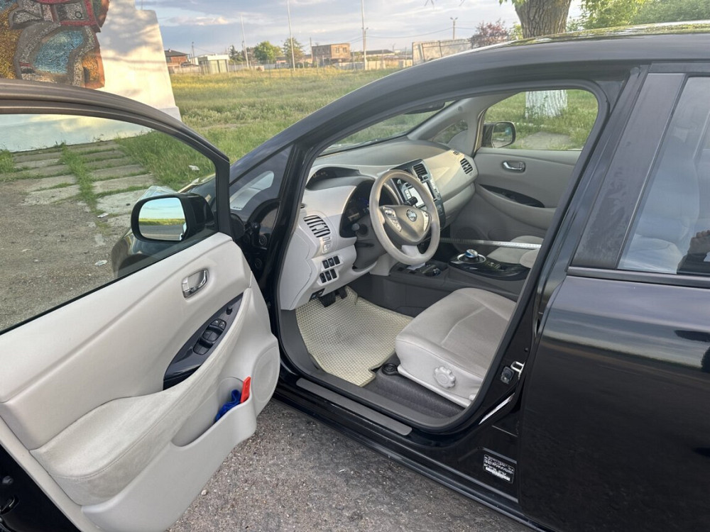 Nissan Leaf 2012 год Бендеры Бендеры - изображение 3