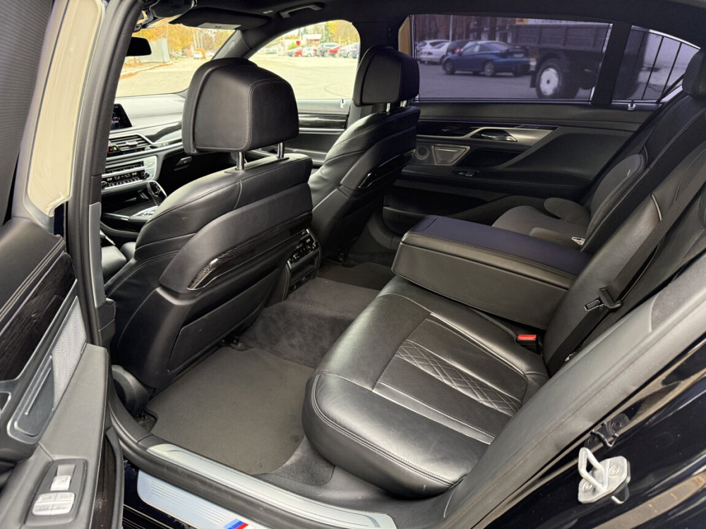 BMW seria 7 2017 an Bender Bender - fotografie 8