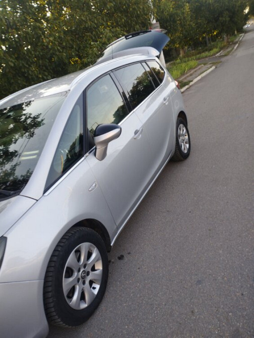 Opel Zafira 2012 an Bender Bender - fotografie 6