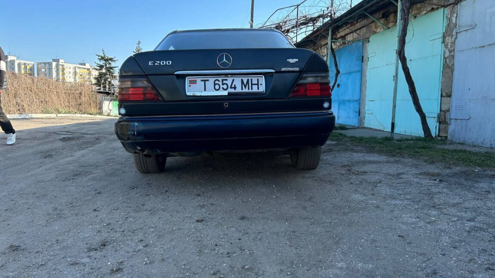 Mercedes W124 1994 an Bender Bender - fotografie 3