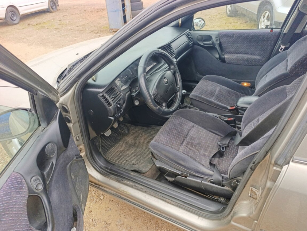 Opel Vectra 1999 an Bender Bender - fotografie 7